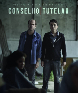 cartaz de divulgação do filme conselho tutelar dois atores em pé 